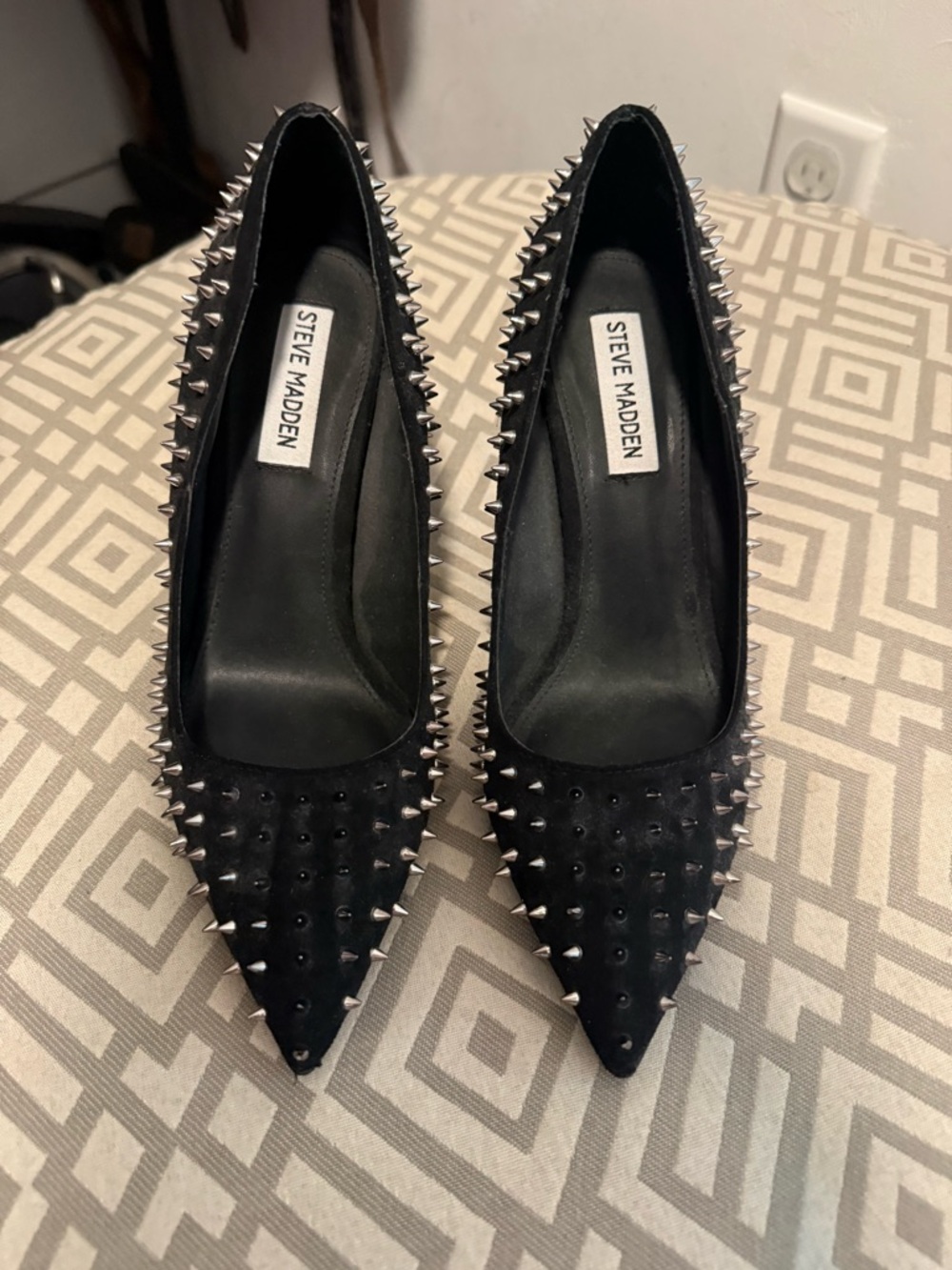 Steve Madden Black Pointed Spike-Stud Pumps